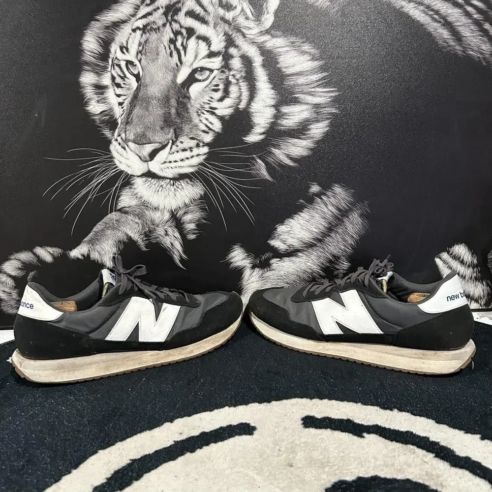 New Balance 237v1 MS237GA Athletic Sneaker Unisex M15/W16.5 Black Suede Running